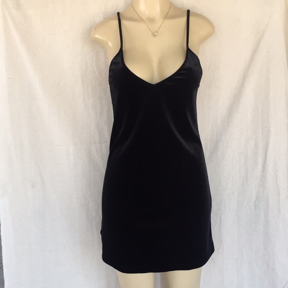 🆕 Black Velvet Slip Dress 🖤